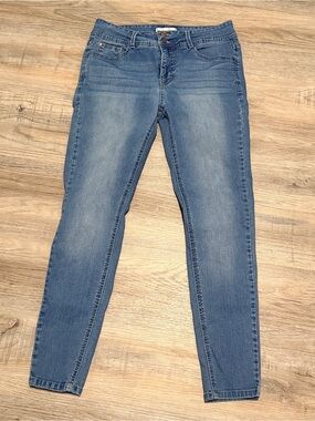 Angels Women's Skinny Stretch Jeans in Light Blue Wash